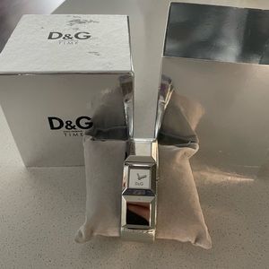 D&G Dolce & Gabbana DW0272 Metal Stud Metallic Silver Leather Strap Ladies Watch